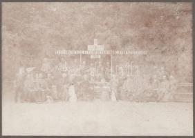 1912 Szeged, első méhészeti tanfolyam hallgatóinak csoportképe, nagyméretű, kartonra kasírozott fotó...