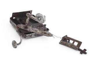 Antik jelzett kapu zár, 2 darab kulccsal