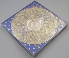 cca 2004, Európai Unio ón emléktányér, dobozában, jó állapotban, d: 28 cm