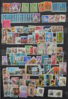 1,5- 2000 db vegyes külföldi bélyeg kb az 1930-1995 közötti időszakból 12 lapos nagyalakú berakóban