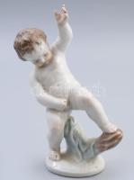Herendi pisilő puttó. Terv.: Nemes György. Kézzel festett, jelzett, hibátlan, m: 18 cm