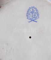 Herendi pisilő puttó. Terv.: Nemes György. Kézzel festett, jelzett, hibátlan, m: 18 cm