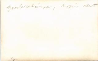 Besztercebánya, Banska Bystrica; virágágyás kertészekkel / flowerbed with gardeners. photo (non PC)