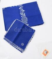 Hímzett zsúr garnitúra. Terítő 146x146 + szalvéták, új állapotban