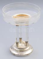 cca 1930, Ezüstözött kínáló, üvegoszlop betétekkel, üveg tállal, kopással, m: 25,5 cm