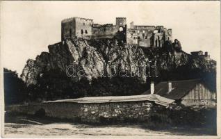 Beckó, Beczkó, Beckov; várrom / castle ruins. photo