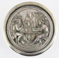 Historizáló jelenetes ezüstözött cukordoboz, jelzett, kopott, d: 10,5 cm