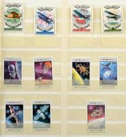 20 lapos nagyalakú Schaubek rugós berakó osztott lapokkal, benne NDK gyűjtemény + szovjet, mongol, P...