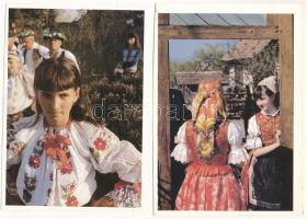 21 db MODERN népviseletes motívum képeslap / 21 modern folklore motive postcards