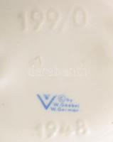 Hummel kislány tyúkokkal, jelzett, retaurált, m: 12 cm