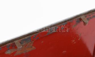 cca 19 sz. vége, Vas kassza / széf, kulccsal, működő zárral, kopással, 26x19 cm