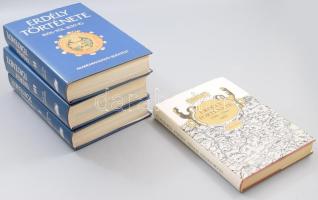 Erdély történetét bemutató össz. 4 kötet: Erdély történeteI-III. kötet. Szerk.: Köpeczi Béla. Bp., 1986, Akadémiai Kiadó. Első kiadás. Kiadói egészvászon kötésben, kiadói papír védőborítóban, jó állapotban. + Szamosközy István: Erdély története. (1598-1599, 1603). Bp., 1977, Magyar Helikon. Második kiadás. Kiadói egészvászon-kötés, kiadói papír védőborítón apró gyűrődésekkel, jó állapotban.