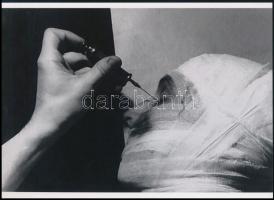 cca 1979 Hajas Tibor (1946-1980) képzőművész, performer alkotása modern nagyításban, jelzés nélkül, a néhai Népművelési Intézet képzőművészeti referensének gyűjteményéből, 15x21 cm