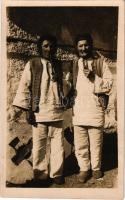 Csákháza, Kis-Kubra, Kubrica, Malá Kubra (Trencsén, Trencín); Národopisny odbor Matice Slovenskej. Mlynári z malej kubry / A Szlovák Matica néprajzi gyűjtéséből. molnárok / From the Ethnographic department of Matica slovenská. millers, folklore. Fot. Karel (Karol) Plicka