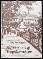 Lovas Dániel: Élet a régi Kecskeméten. Hétköznapok és ünnepek a 20. század első felében, magángyűjteményekben, régi fotókon és képeslapokon. [Kecskemét.,2012.], Kecskeméti Lapok Kft.. 99 p. Második, bővített kiadás. Fekete-fehér képekkel gazdagon illusztrált. Kiadói kartonált papírkötés, jó állapotban.