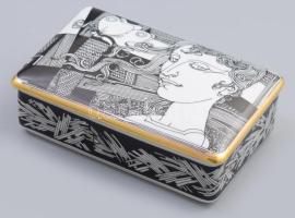 Hollóházi Szász Endre által tervezett mintával díszített bonbonier. Matricás, jelzett, kis kopással, 14x9 cm