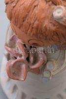 Antalfiné Szente Katalin: Lány virággal. Jelzett, m: 14 cm