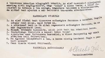 Albrecht Júlia (1948-): Teáskanna. szűrővel, fedő nélkül, mázas kerámia, jelzett, kopásokkal, 23x23 ...