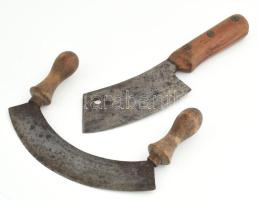 2 darab antik konyhai aprító eszköz, h: 22-28 cm