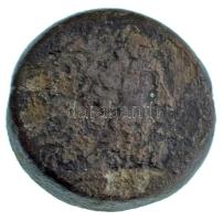 Ptolemaida Egyiptom Kr.e. ~III. század AE30 bronz (20,13g) T:F Ptolemaic Egypt ~3rd Century BC AE30 bronze "PTOLEMAIOU BASILEWS" (20,13g) C:F