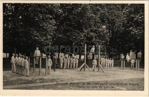 Kőszeg, Hunyadi Mátyás m. kir. reáliskolai nevelőintézet, torna nyújtón és korláton