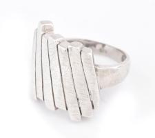 Extravagáns ezüst (Ag) pálcikás gyűrű, m: 57, jelzett, 5,1g