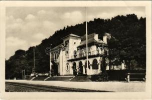 Fonyód, Bélatelep, vasútállomás. Képzőművészeti Alap Kiadóvállalata (EB)