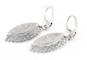 Ezüst (Ag) venezianer nyaklánc áttört medállal + fülbevaló pár, jelzett, h: 40 cm, 11,3g