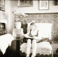 Régi lakásbelsők, bútorok, életképek, 8 db negatív, 6,5x6 cm