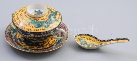 Régi kínai vékonyporcelán fedeles leveses csésze alátéttel, kanállal. Jelzett, hibátlan, d: 14 cm