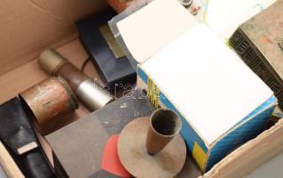 Doboznyi vegyes sokdarabos bolha tétel, közte iparművész dobozokkal