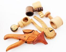 cca 19. sz. második fele - 20. sz. első fele, 6 darab fa diótörő. Esztergált és faragott fa, közte figurális, illetve faragott erdélyi darabbal, h: 26 cm alatt