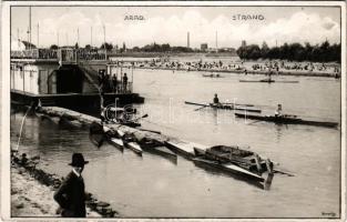 1930 Arad, strand, fürdőzők. Foto Bereczky / beach, bathers. photo (ragasztónyomok / glue marks)