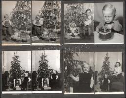 Karácsonyi családi fotók, gyermekek ajándékokkal, 12 db fotó albumlapokra ragasztva, 13x9 cm