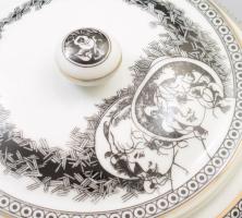 Hollóházi Jurcsák László által tervezett mintával díszített háromrészes asztali szett: hamuzó, bonbo...