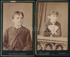 cca 1880 Lány és fiú portréja, 2 db vizitkártya, keményhátú fotó Hess és Kossak temesvári műterméből, fiúportré karton teteje kissé sérült, 10,5x6,5 cm
