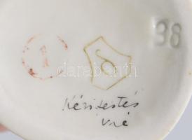 Kispest Porcelán táncoló lány. Jelzett, hibátlan, m: 18,5 cm