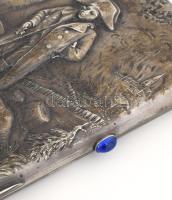 Cigarettatárca, Napoleon a harctéren jelenettel. Plasztikus kialakítású antik orosz ezüst tárca. GR ...