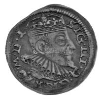 Lengyel-Litván Nemzetközösség 1593. 3gr Ag "III. Zsigmond" Vilnius (2,32g) T:XF patina Polish-Lithuanian Commonwealth 1593. 3 Groszy (Trojak) Ag "Sigismund III" Wilno (2,32g) C:XF patina Iger V.93