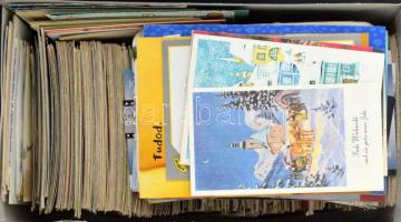 Kb. 700 db MODERN vegyes üdvözlőlap dobozban