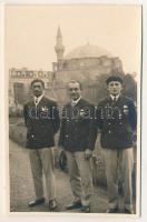 1930 Sofia, Sofiya; Balkán Kupa. A román labdarúgó csapat focistái a Bulgária-Románia (5-3) válogatott mérkőzés után / Members of the Romanian National football team after the Bulgaria- Romania match, Balkan Cup. photo (8,4 x 5,3 cm) (Rb)