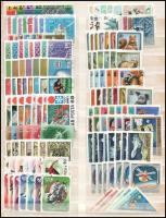 115 db sor + 500 db képes bélyeg, 2 db berakólapon és zacskóban ömlesztve