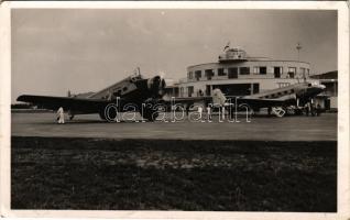 Budaörs, közforgalmi repülőtér / airport (tűnyomok / pin marks)
