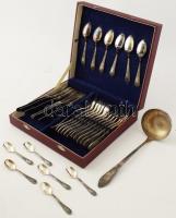 Orosz 31 részes evőeszköz készlet, egy részük díszdobozban.