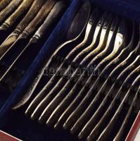 Orosz 31 részes evőeszköz készlet, egy részük díszdobozban