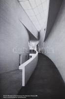 Steven Holl: Parallax. Basel-Boston-Berlin, 2000, Birkhäuser. Rendkívül gazdag képanyaggal illusztrá...