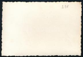 1942 "Itt járt a magyar hadsereg, keresztet, földet, szabadságot visszaadott nektek, 1942"...