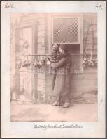 cca 1900 Isztambul, Lúdmáj.kereskedő G. Berggren jelzett fotó magyar utazó által feliratozott, kartonon 24x33 cm  ca 1890 Istanbul foie-gras merchant. Photo of G. Berggren on cardboard. inscribed by a Hungarian traveler 24x33 cm