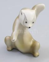 Orosz porcelán medve. Kézzel festett, alján lekopott jelzéssel, m: 11 cm