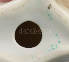 Orosz porcelán medve. Kézzel festett, alján lekopott jelzéssel, m: 11 cm